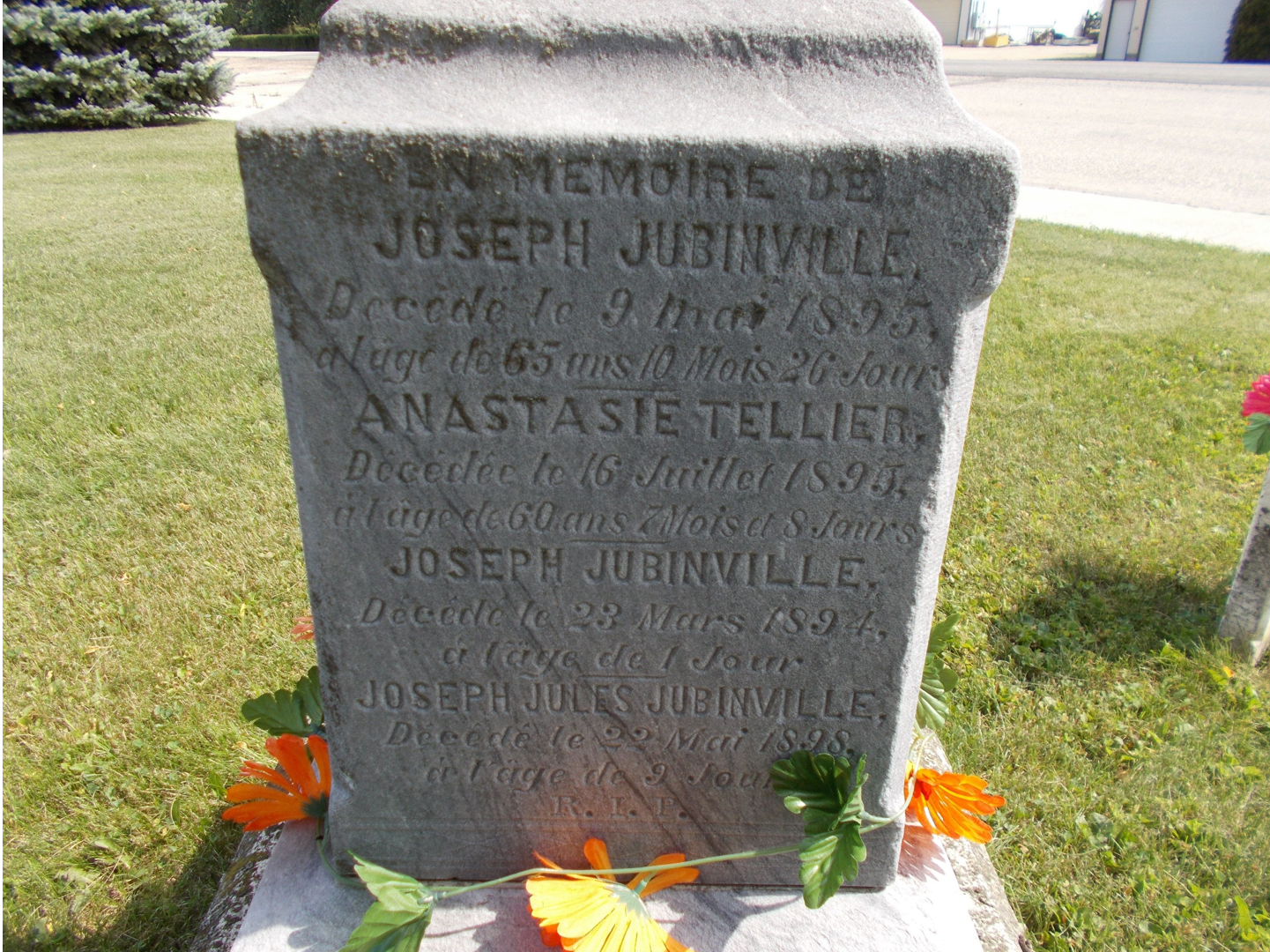 Détail de pierre tombale de Joseph Jubinville
